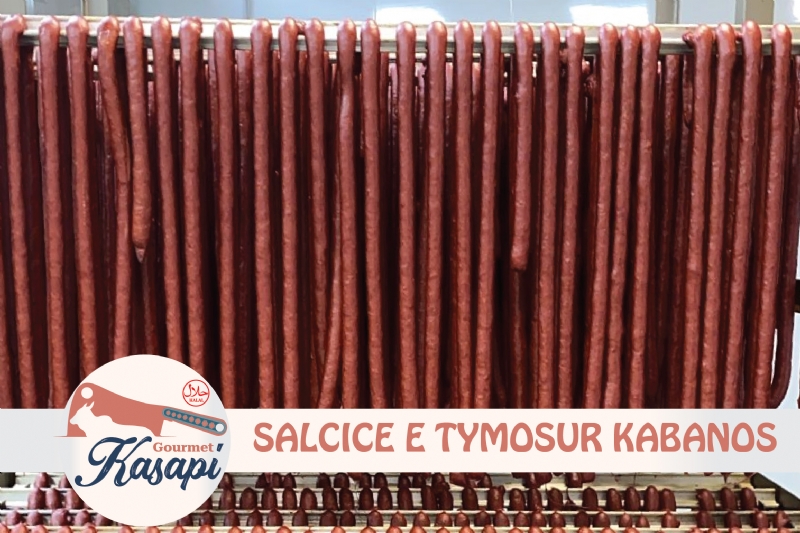 Salsice e tymosur kabanos, salsice e holle tradicionale, kabanos i tymosur artizanal, produkt mishi i tymosur, salsice natyrale pa konservues, kabanos europian i shijshem, salsice e thate e gatshme, specialitet i tymosur nga kasapi